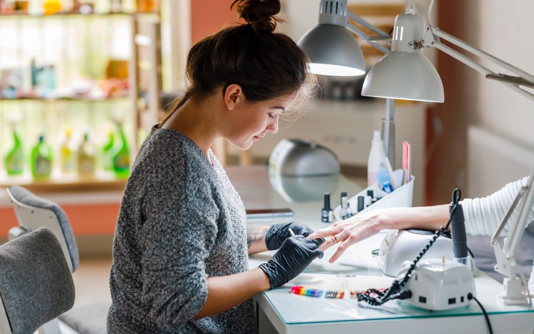 What Kind of Illnesses Can I Catch from a Nail Salon?